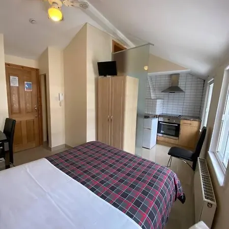 Studio To Let In Covent Garden With Kitchen London Exterior foto