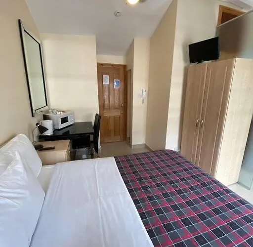 Studio To Let In Covent Garden With Kitchen